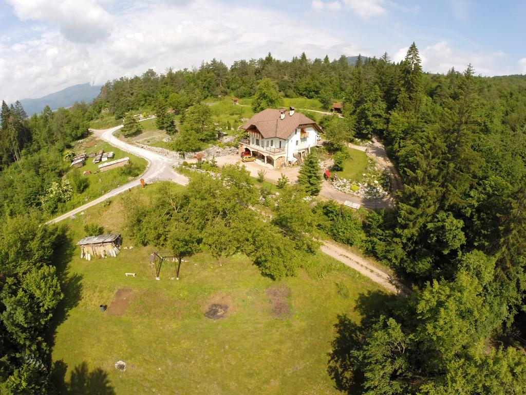 Miskar Rooms Cerknica Eksteriør bilde