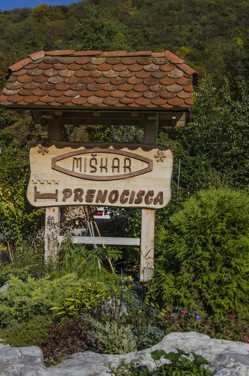 Miskar Rooms Cerknica Eksteriør bilde